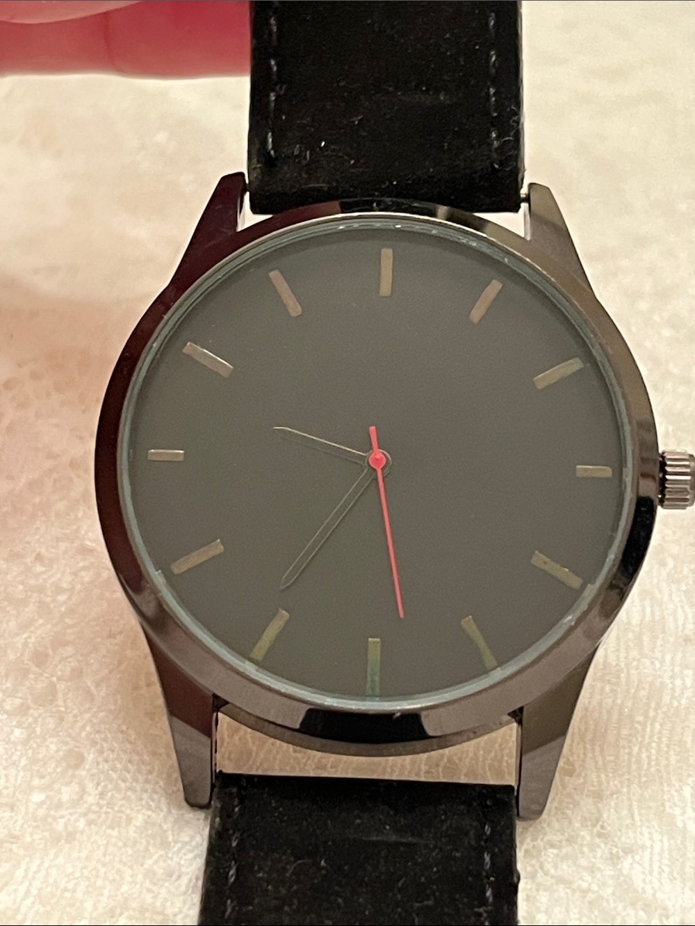 Minimalist Black Men's Wristwatch with Red Second Hand